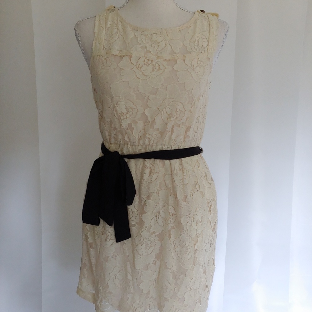 NWT Hearts Cream Lace Dress with Pockets